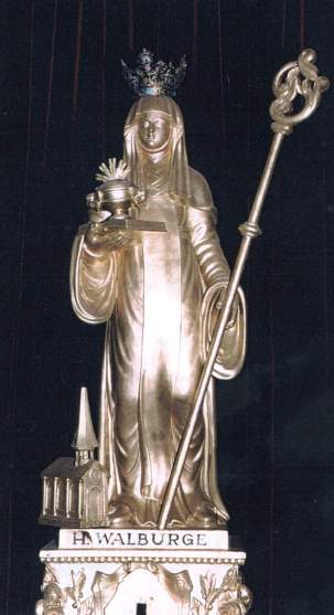 Veurne, statue de sainte Walburge, moniale benedictine orthodoxe