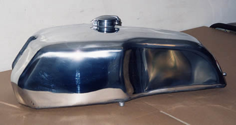 Réservoir alu pour cafe-racer