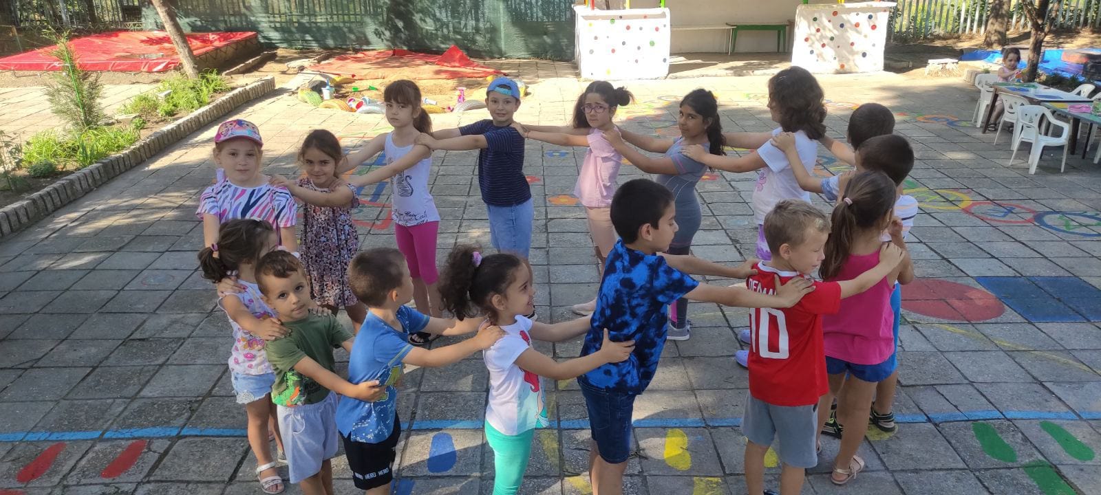 Днес децата в ДГ Палечко се забавляваха