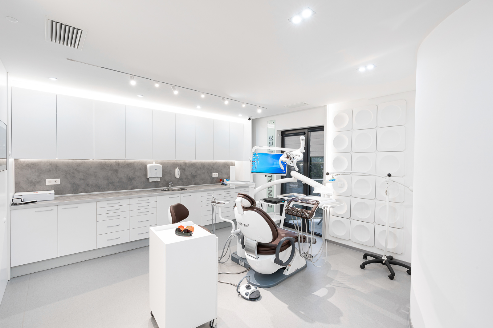 SLAVOV DENTAL CENTER